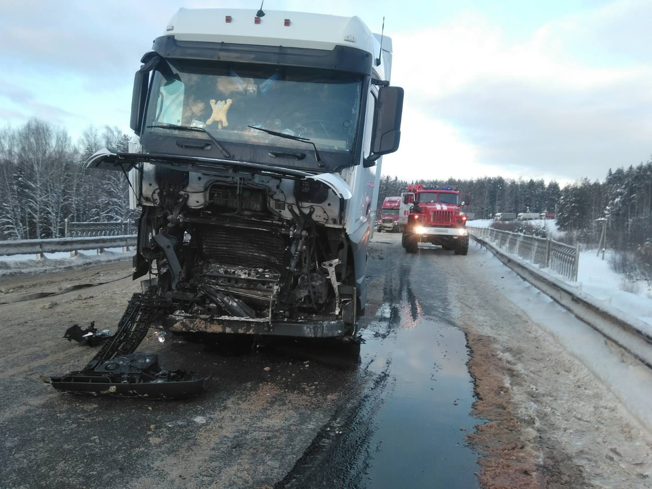 В Кировской области на трассе столкнулись две грузовые машины