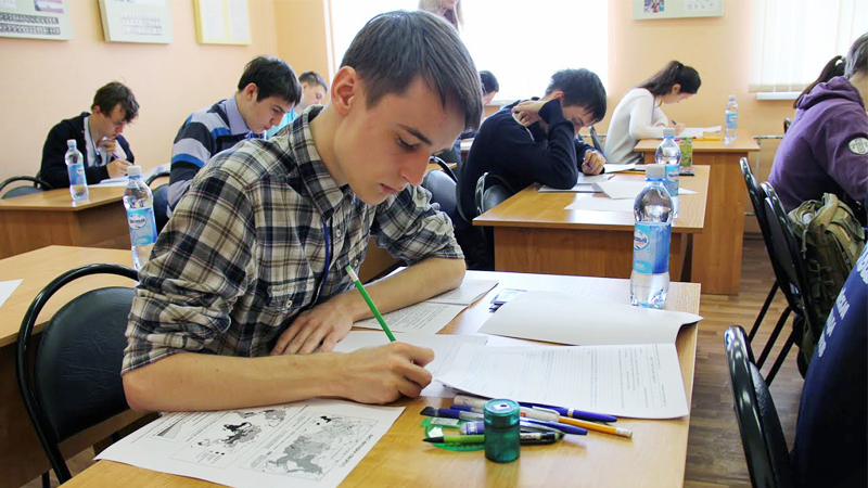 В кировском департаменте образования прокомментировали отстранение от работы 22 учителей