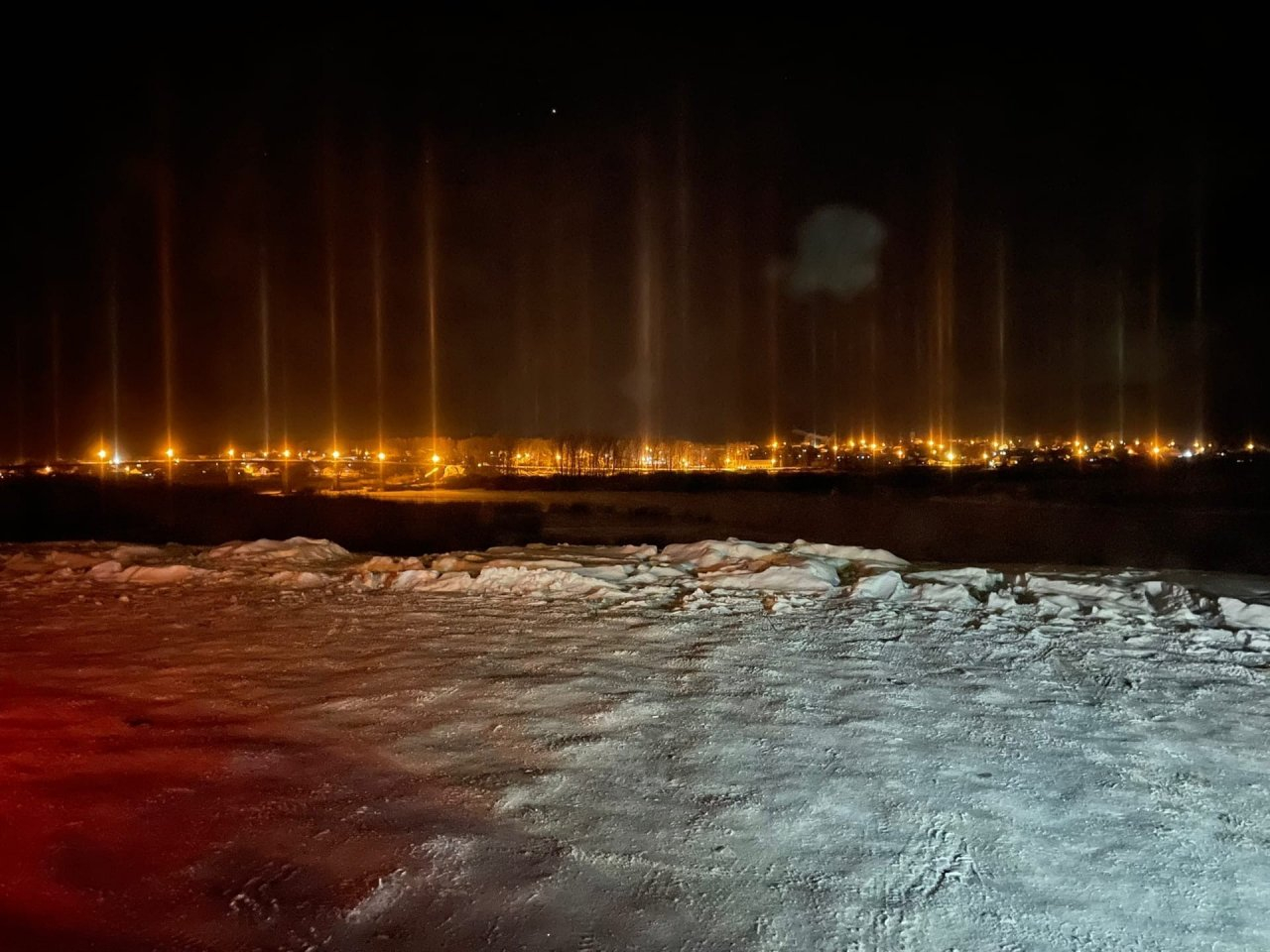 Жители Кировской области заметили в небе необычное природное явление