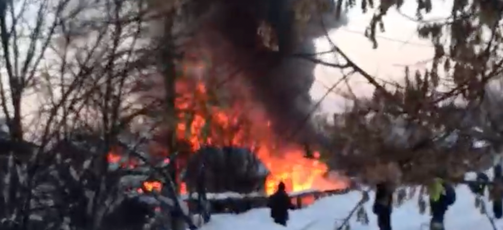 Пожар в частном доме в Кирове: хозяина госпитализировали с ожогами