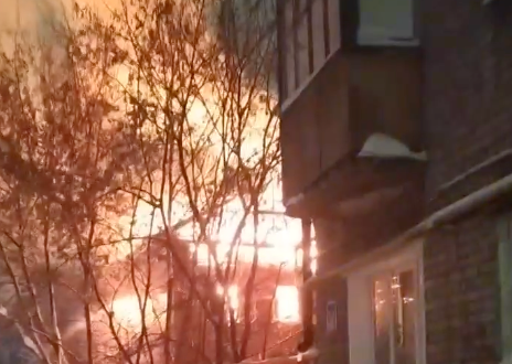 В Кирове рядом с площадью Лепсе произошел пожар в доме