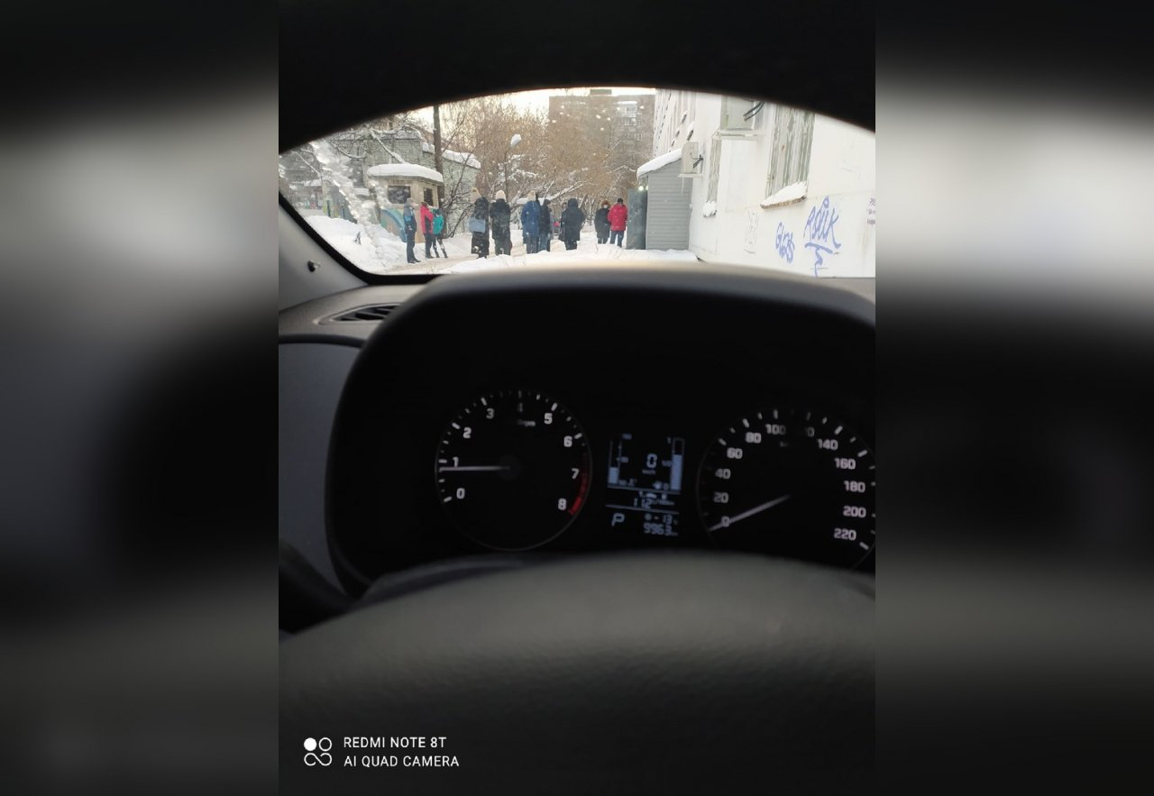 Пять часов на улице: кировчане возмутились очереди на КТ