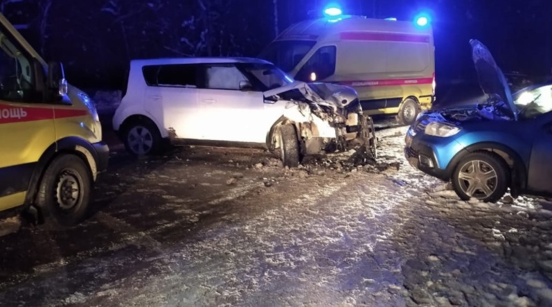 В Кирове в серьезном ДТП травмы получили четыре человека