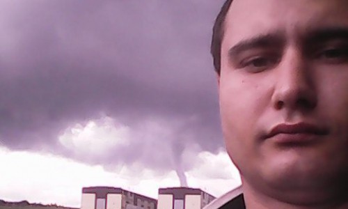 Кировчанин сделал селфи на фоне смерча в Вятскополянском районе