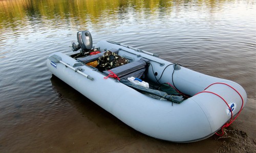 В Кировской области пропал рыбак: родственники нашли только его пустую лодку и удочки