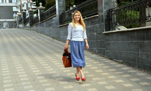 Эксперимент: пригодны ли кировские тротуары для прогулок на каблуках? (ВИДЕО)