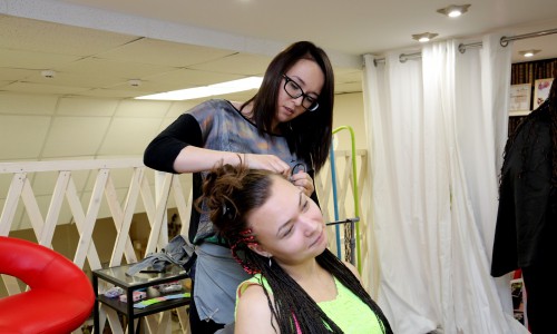 Афромейкер Влада Константинова «Самый долгий сеанс длился 18 часов»