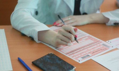 В Кировской области 60 выпускников сдали ЕГЭ на 100 баллов