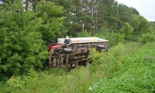 В Кировской области КАМАЗ улетел в кювет