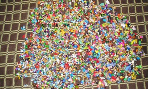 Кировчанка продает коллекцию киндер-сюрпризов за 45 000 рублей