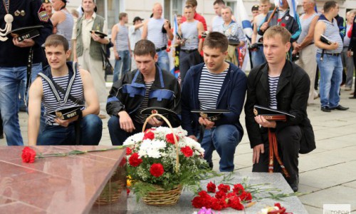 Видео: кировские моряки торжественно отпраздновали День Военно-морского флота