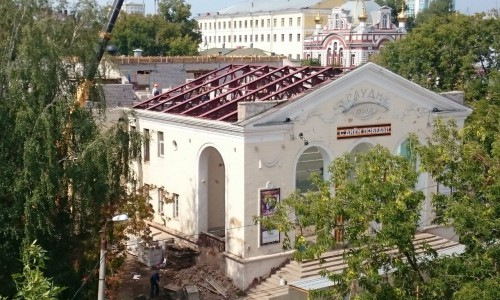 Реконструкция Gaudi Hall: в клубе разобрали крышу, чтобы надстроить еще один этаж