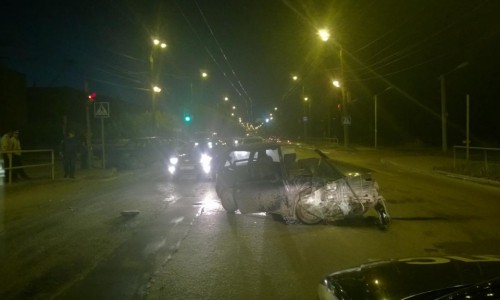 На Луганской в Кирове пенсионер на «Оке» не пропустил внедорожник: пострадали двое