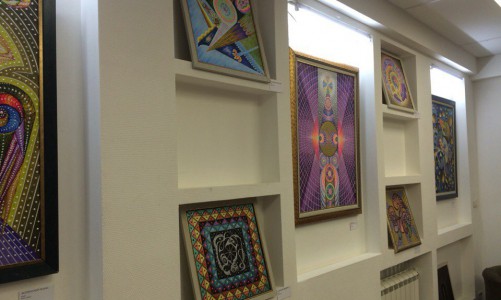 В Киров привезли "исцеляющие" картины