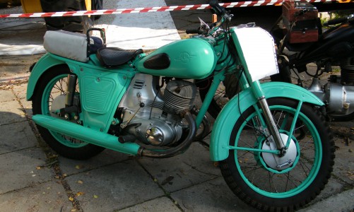 В Кировской области подросток умер на руках друга: мальчик надышался парами бензина