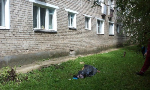 В Нововятске мужчина выпал с балкона на пятом этаже