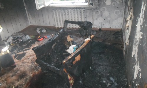 Пожар в Кирове: из-за курения сгорела квартира