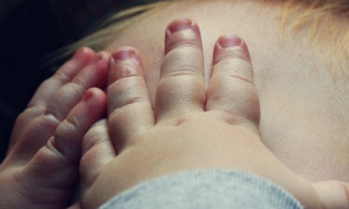 В Кировской области женщина месяцами не мыла своих детей и поила их пивом, чтобы те успокоились