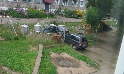 Авария в Котельниче: из-за столкновения двух ВАЗов разорвался газопровод