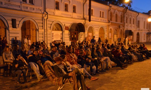В Кирове начинается фестиваль кино под открытым небом "10 вечеров в Мадриде"