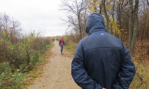 В кировском Парке Победы извращенец раздевается перед детьми