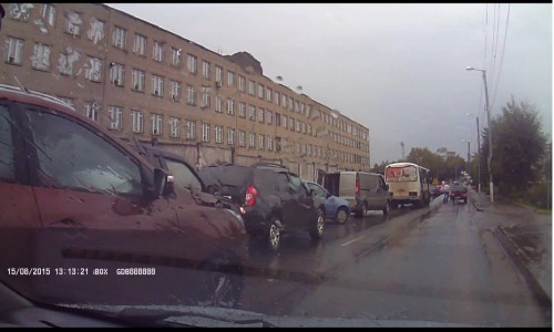 ДТП в Кирове: по вине водителя-лихача на Филейке столкнулись четыре иномарки