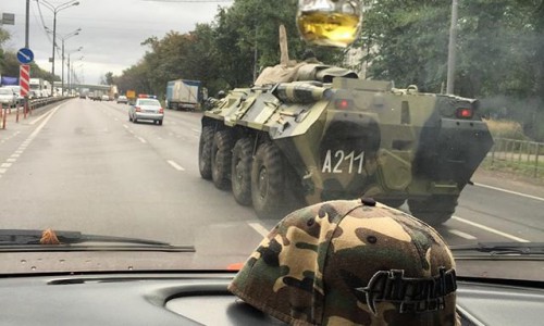 Вторник в Кирове: БТР на улицах и больницы, где можно снимать фильмы про зомби