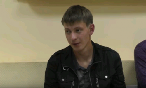 Видео: в Кирове пьяный водитель спровоцировал ДТП и убежал со своим товарищем с места происшествия