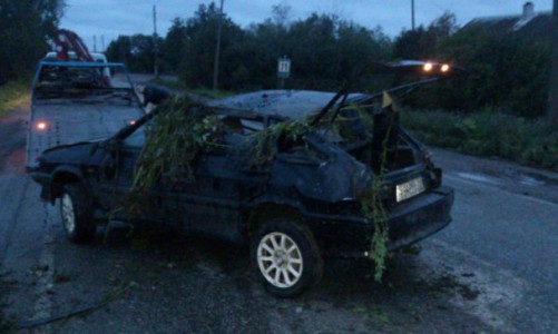 В ДТП на кировской трассе пострадала девушка: виновник аварии просил свидетелей не вызывать скорую