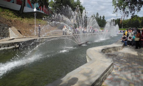 Видео: в Дни романтики на Вятке открыли новый фонтан