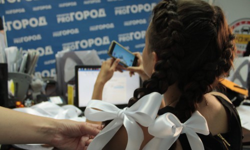 Мастер-класс: прическа для длинных волос ко Дню знаний