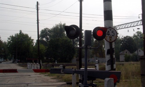 В Кировской области водитель "Нивы" выехал на переезд и уснул