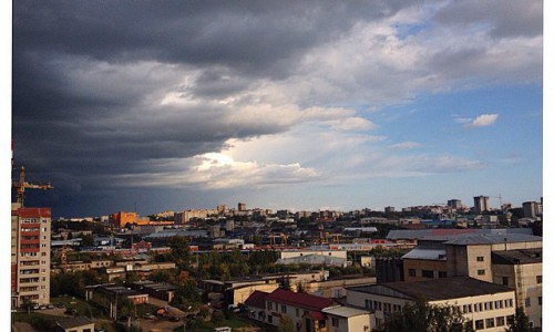 Четверг в Кирове: приближение Апокалипсиса и роза из бумаги