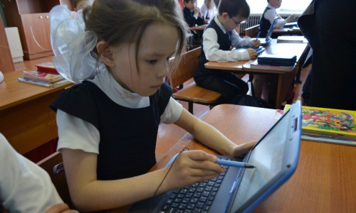 Опрос: что подарят кировчане своим детям на 1 сентября?