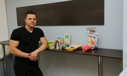 Кировский бодибилдер: "У меня дома нет холодильника"