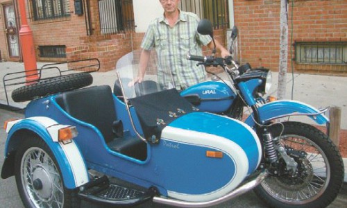 Кировчанин во время путешествия по США купил мотоцикл «Урал»