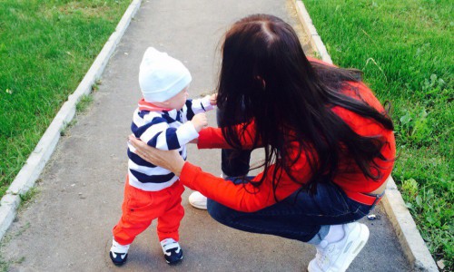 Как развести мать с грудничком на две квартиры: друзья знали, что муж мошенник, но не спасли Юлю от обмана