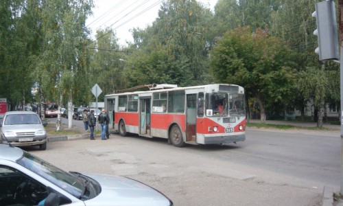 В кировском троллейбусе 6-летний ребенок  сломал плечо и получил сотрясение мозга