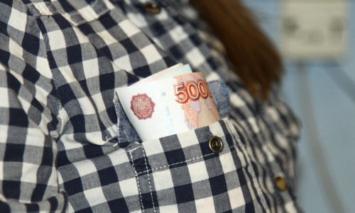 Инфографика: сколько зарабатывают в кировской Контрольно-счетной палате