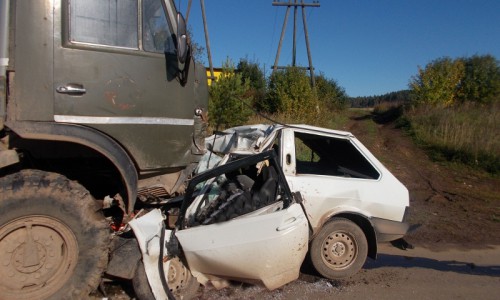 В Уржуме «КамАЗ» столкнулся с «Ладой»: погиб 22-летний парень