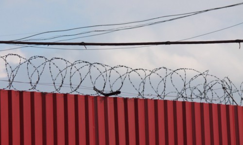 Заключенный сбежал из колонии-поселения в Кировской области