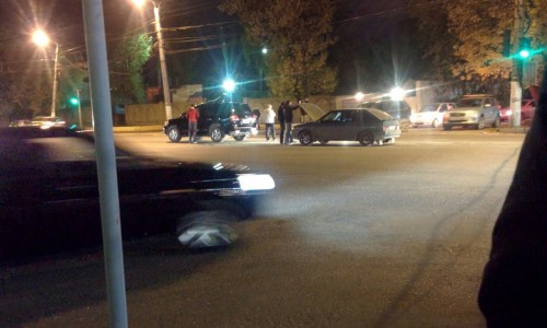 На Октябрьском проспекте «Лэнд Крузер» замял «четырнадцатую»