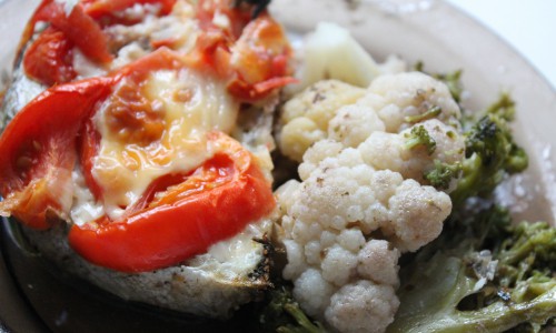 Сайда в духовке с овощами: рецепт быстрого и полезного блюда