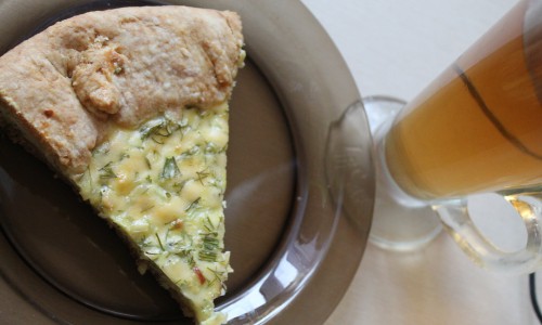 Рецепт сытной выпечки: пирог с плавлеными сырками