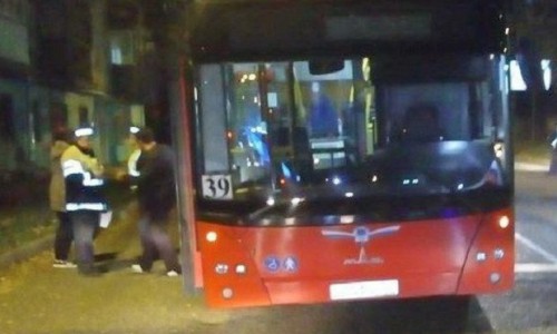 В кировском автобусе травмировалась двухлетняя девочка