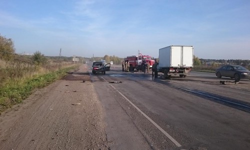В Кирове столкнулись два автомобиля: пострадал 25-летний водитель "десятки"