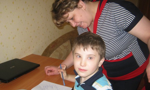 Мама ребенка-инвалида: «Папа Сережи уже два года не общается с ним»