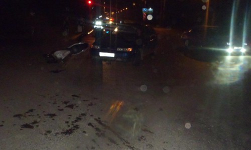 В Кирове пассажирка мотоцикла без шлема пролетела по асфальту несколько метров