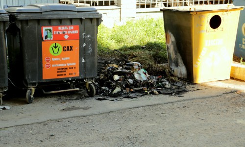 В Кирове ищут поджигателей мусорных контейнеров