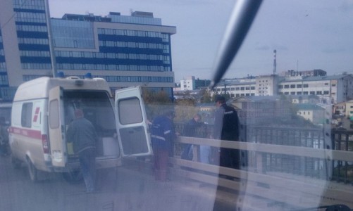 Кировчанина, который пытался прыгнуть с моста, увезли в психбольницу